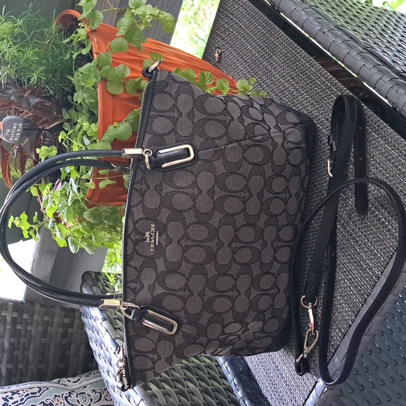 Coach Handbags - COACH 33737 Kelsey Black & Gray Signature Satchel or Crossbody  Excellent Cond